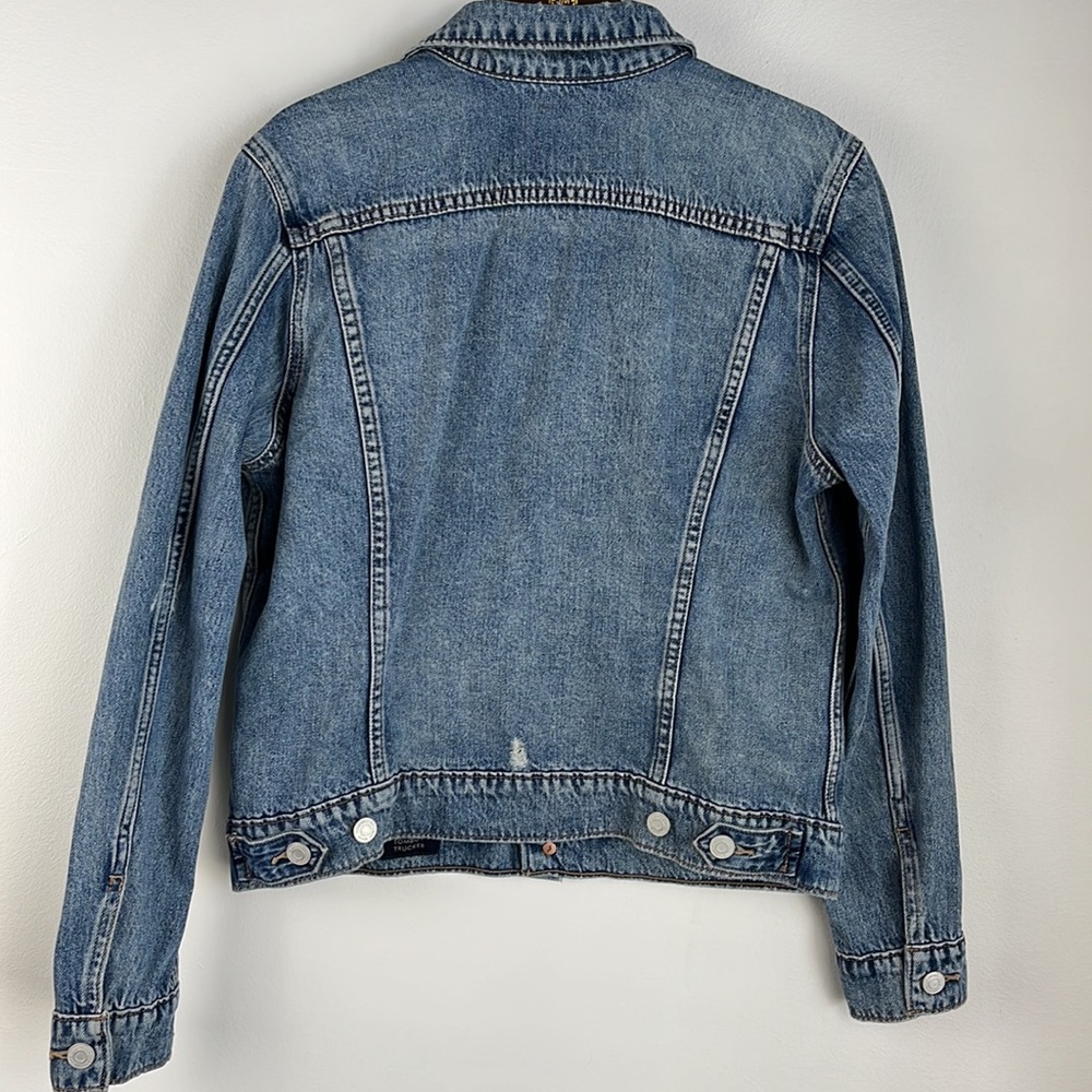 Lucky Brand women’s Tomboy Trucker Denim Jacket. Size Medium - Picture 12 of 14